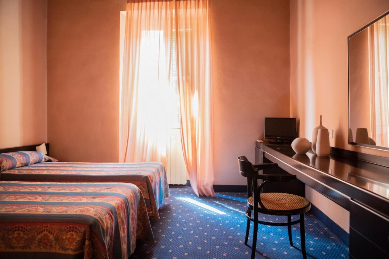 Hotel Milano Pool & Garden Salice Terme Ngoại thất bức ảnh