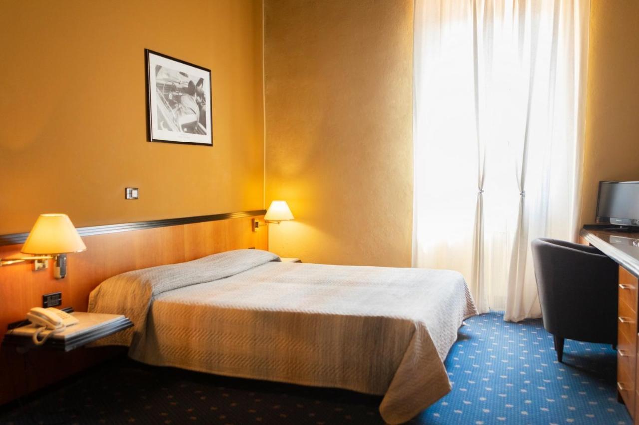 Hotel Milano Pool & Garden Salice Terme Ngoại thất bức ảnh